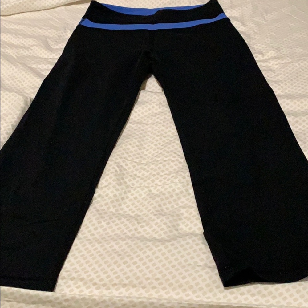 Roots black leggings in very good condition.